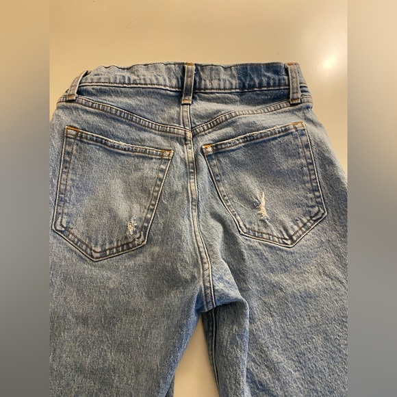 Abercrombie & Fitch the 80’s mom high rise size 26 short - Picture 3 of 4